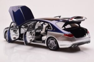 Mercedes Maybach S680 W223 Nautical Modrý Cirrus Stříbrný Almost Real 1:18 820125 Kov – obrázek 5 z 8