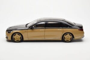 Mercedes Maybach S680 W223 Obsidian Černý Sand Almost Real 1:18 820124 Kov – obrázek 4 z 7