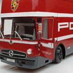 Mercedes O317 Porsche Transporter Červený CMR 1:18 - image 4 of 12