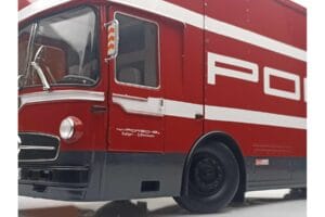 Mercedes O317 Porsche Transporter Červený CMR 1:18 CMR149 Kov – obrázek 7 z 12
