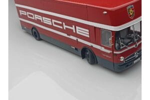 Mercedes O317 Porsche Transporter Červený CMR 1:18 CMR149 Kov – obrázek 9 z 12