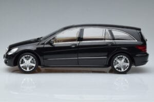 Mercedes R-Class W251 Obsidian Černý Minichamps 1:18 B66962325 Kov – obrázek 4 z 7