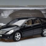 Mercedes R-Class W251 Obsidian Černý Minichamps 1:18 B66962325 Kov - image 7 of 7