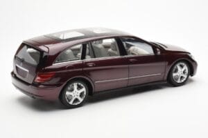 Mercedes R-Class W251 Červený Metalíza Minichamps 1:18 150034602 Kov – obrázek 3 z 8