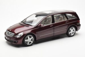 Mercedes R-Class W251 Červený Metalíza Minichamps 1:18