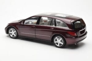 Mercedes R-Class W251 Červený Metalíza Minichamps 1:18 150034602 Kov – obrázek 7 z 8
