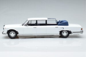 Mercedes 600 Pullman W100 Landaulet Bílý KK-Scale 1:18 KKDC181184 Kov – obrázek 3 z 6
