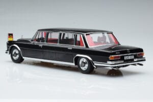 Mercedes 600 Pullman W100 W. Brandt G. Pompidou KK-Scale 1:18 KKDC181134 Kov – obrázek 5 z 6