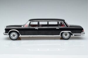 Mercedes 600 LWB Pullman W100 Černý MCG 1:18 MCG18187 Kov – obrázek 3 z 6