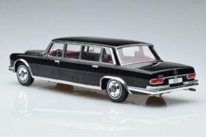Mercedes 600 LWB Pullman W100 Černý MCG 1:18 MCG18187 Kov – obrázek 5 z 6