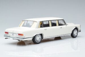 Mercedes S-Class 600 W100 LWB Pullman Bílý MCG 1:18 MCG18188 Kov – obrázek 2 z 6