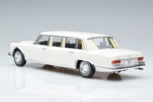 Mercedes S-Class 600 W100 LWB Pullman Bílý MCG 1:18 MCG18188 Kov – obrázek 5 z 6