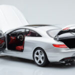 Mercedes S-Class W222 Iridium Stříbrný Norev 1:18 - image 5 of 8