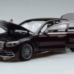 Mercedes S-Class W223 AMG Line Červený Norev 1:18 - image 2 of 8