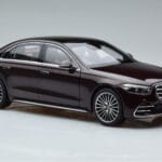 Mercedes S-Class W223 AMG Line Červený Norev 1:18 - image 6 of 8