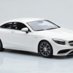 Mercedes AMG S63 C217 Coupe Bílý GT Spirit 1:18 - image 4 of 6