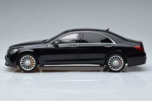 Mercedes AMG S65 W222 Černý GT Spirit 1:18 GT228 Pryskyřice – obrázek 3 z 6