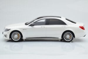 Mercedes AMG S65 W222 Bílý GT Spirit 1:18 B66960371 Pryskyřice – obrázek 3 z 8