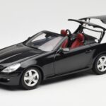 Mercedes SLK R171 Obsidian Černý Metallic Minichamps 1:18 B66962319 - image 2 of 9