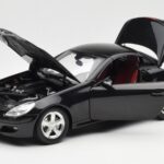 Mercedes SLK R171 Obsidian Černý Metallic Minichamps 1:18 B66962319 - image 3 of 9