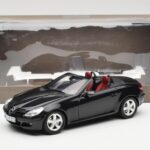 Mercedes SLK R171 Obsidian Černý Metallic Minichamps 1:18 B66962319 - image 9 of 9