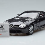Mercedes SLR McLaren Černý CMC 1:18 - image 8 of 10