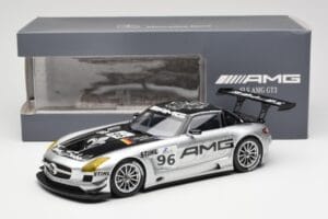 Mercedes SLS AMG GT3 #96 M. Hakkinen AMG Customer Sports 6 Hours of Zhuhai ILMC 2011 Minichamps 1:18 B66960197 Kov – obrázek 6 z 6