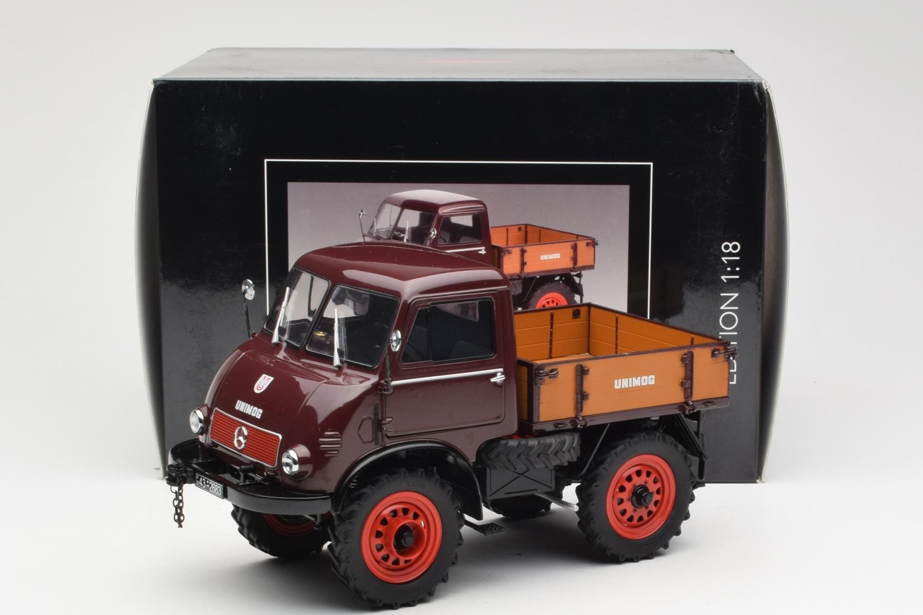 Mercedes Unimog 401 With Westfalia Cabin Schuco 1:18 450014300 Kov – obrázek 8 z 8