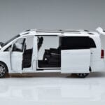 Mercedes V-Class W447 V260L Bílý Mercedes 1:18 QALCN89911149 Kov - image 5 of 8