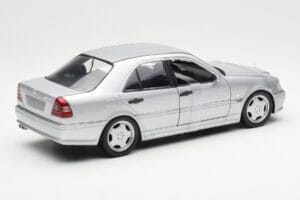 Mercedes C36 AMG W202 Stříbrný UT Models 1:18 180035000 Kov – obrázek 2 z 6