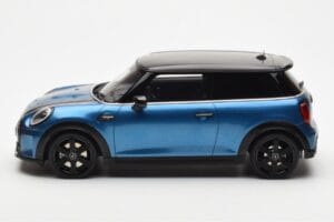 Mini Cooper S F56 Island Modrý Otto 1:18 OT982 Pryskyřice – obrázek 3 z 6
