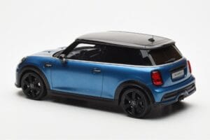 Mini Cooper S F56 Island Modrý Otto 1:18 OT982 Pryskyřice – obrázek 5 z 6