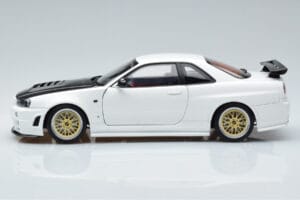 Nissan Skyline GT-R R34 Nismo Z-Tune Bílý MotorHelix 1:18 M83407 Kov – obrázek 5 z 11