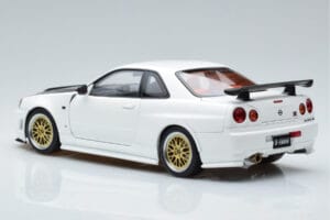 Nissan Skyline GT-R R34 Nismo Z-Tune Bílý MotorHelix 1:18 M83407 Kov – obrázek 7 z 11