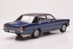 Opel Diplomat B Tmavě Modrý Metalický MCG 1:18 MCG18336 Kov – obrázek 2 z 6