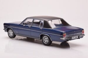 Opel Diplomat B Tmavě Modrý Metalický MCG 1:18 MCG18336 Kov – obrázek 5 z 6