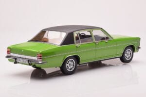 Opel Diplomat B Zelený Metalický MCG 1:18 MCG18337 Kov – obrázek 2 z 6
