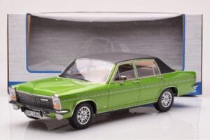Opel Diplomat B Zelený Metalický MCG 1:18 MCG18337 Kov – obrázek 6 z 6