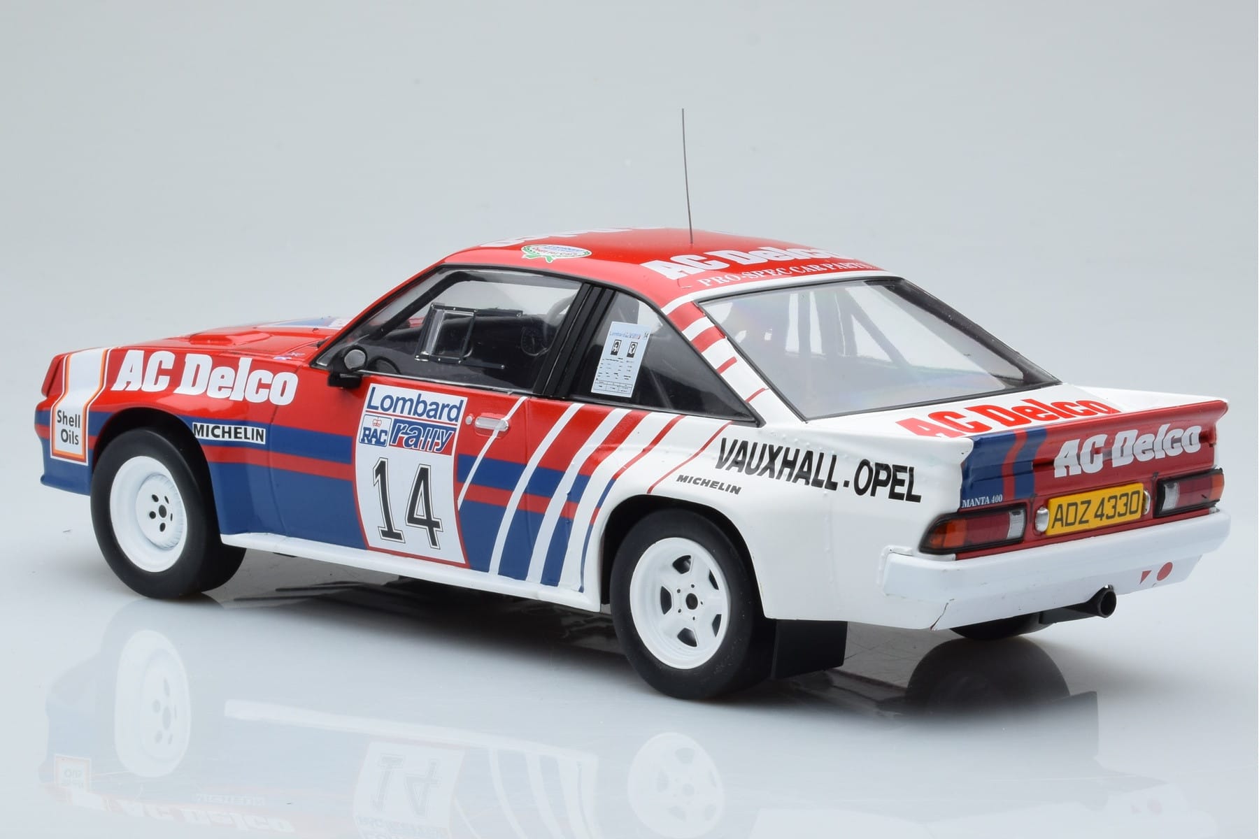 Opel Manta 400 #14 J. McRae / I. Grindrod RAC Rally 1985 IXO 1:18 18RMC098 Kov – obrázek 5 z 6