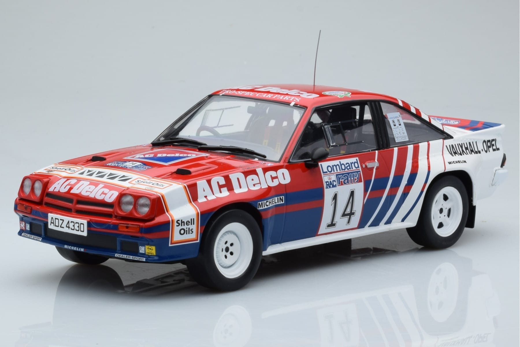 Opel Manta 400 #14 J. McRae / I. Grindrod RAC Rally 1985 IXO 1:18 18RMC098 Kov