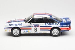 Opel Manta 400 Rothmans #8 J. McRae / I. Grindrod Lombard RAC Rally 1983 IXO 1:18 18RMC038A Kov – obrázek 3 z 6