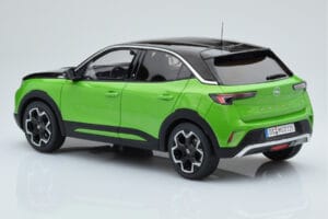 Opel Mokka-e GS Line Matcha Zelený Otto 1:18 OT435 Pryskyřice – obrázek 4 z 5