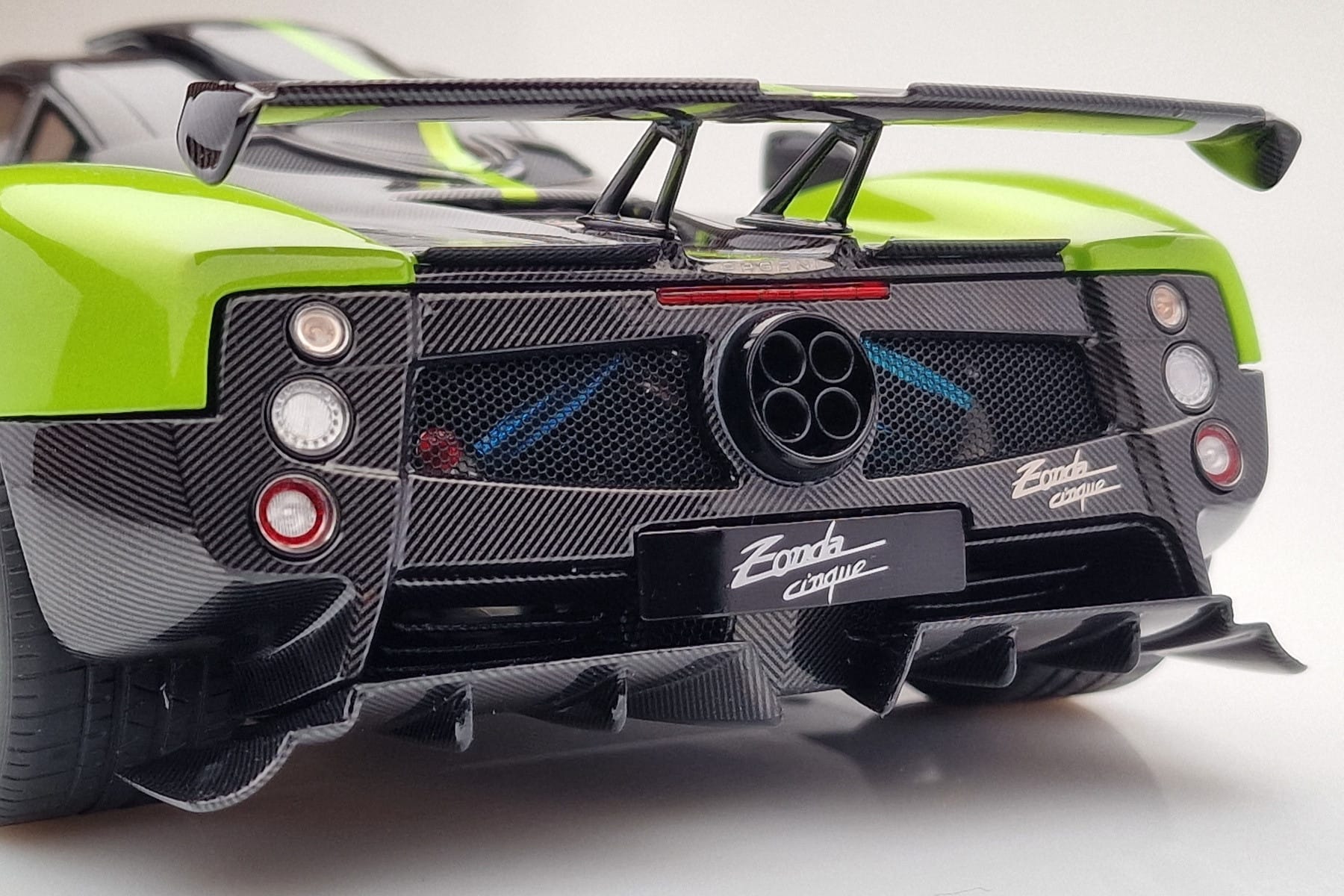 Pagani Zonda Cinque Zelený Firenze Almost Real 1:18 850602001 Kov – obrázek 14 z 15