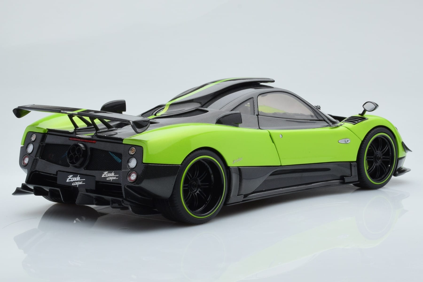 Pagani Zonda Cinque Zelený Firenze Almost Real 1:18 850602001 Kov – obrázek 3 z 15