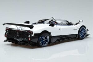 Pagani Zonda HP Barchetta Carbon Fiber Bílý LCD 1:18 LCD18009-WH Kov – obrázek 3 z 9