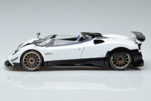 Pagani Zonda HP Barchetta Carbon Fiber Bílý LCD 1:18 LCD18009-WH Kov – obrázek 5 z 9