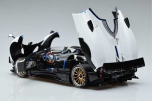 Pagani Zonda HP Barchetta Carbon Fiber Bílý LCD 1:18 LCD18009-WH Kov – obrázek 7 z 9