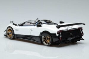 Pagani Zonda HP Barchetta Carbon Fiber Bílý LCD 1:18 LCD18009-WH Kov – obrázek 8 z 9