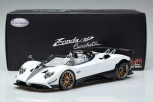 Pagani Zonda HP Barchetta Carbon Fiber Bílý LCD 1:18 LCD18009-WH Kov – obrázek 9 z 9