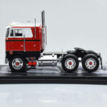 Peterbilt 352 Pacemaker Červený Bílý IXO 1:43 - image 2 of 4